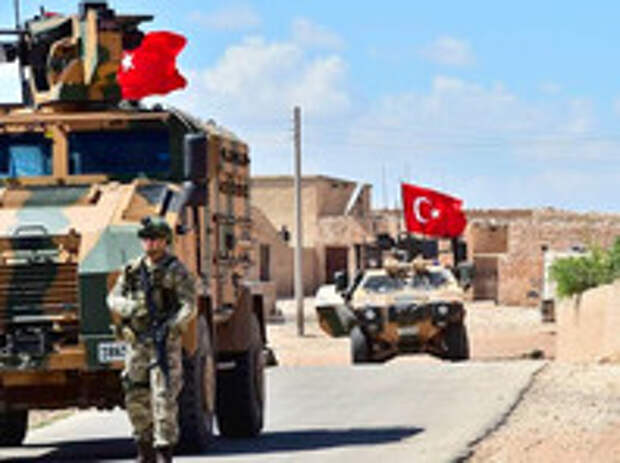 Вооруженные силы Турции обстреляли 21 цель в сирийском Идлибе в ответ на гибель турецкого военнослужащего в результате танкового обстрела военных позиций Турции 