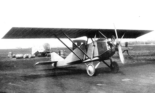 Walter NZ-60 a letadlo PWS 3B.jpg