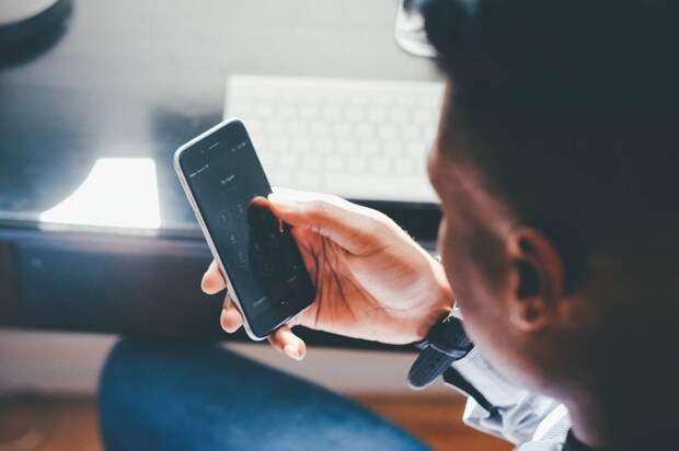 phone-869669_1920 alt
