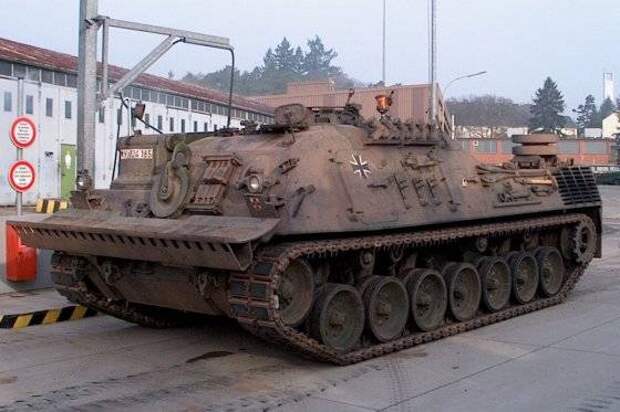 Уничтожена первая гусеничная машина ВСУ на шасси танка Leopard 1