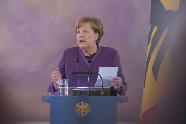 Handelsblatt: Меркель знала о плане добиться запуска "Севпотока - 2" шантажом