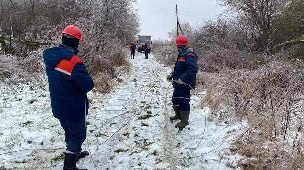 В "Россетях" рассказали о работе в пострадавших от непогоды регионах