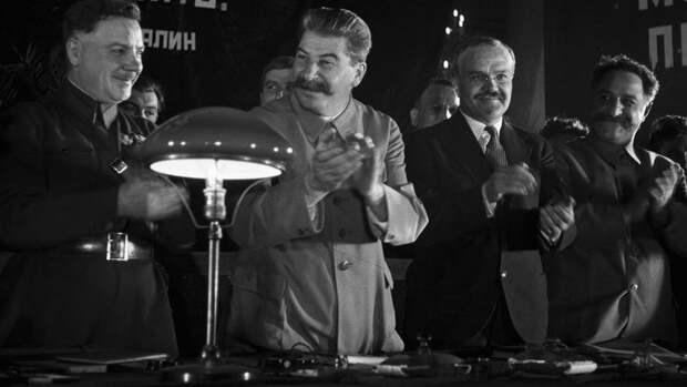 Депутат Останина: СССР бы до сих пор существовал, проживи Сталин дольше