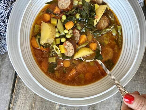 Овощной суп с колбаской. \ Фото: nocrumbsleft.net. Овощной суп с колбаской. \ Фото: nocrumbsleft.net.