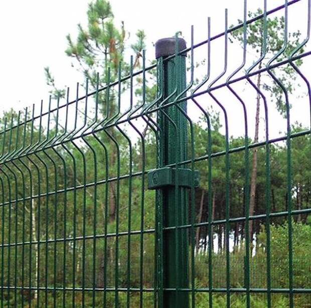 Забор из прочной металлической сетки