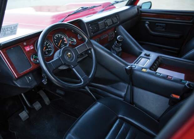 Lamborghini LM002 Триста пикапов от итальянских трактористов. People Are Awesome, cars
