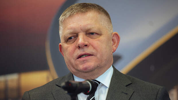 Источник: Фицо может поехать в Москву на мероприятия ко Дню Победы на автомобиле