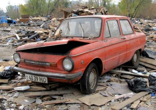 Брошенные автомобили, найденные при сносах московских гаражей