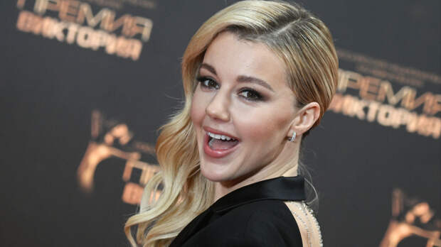 «Скоро кто-то появится»: Юлианна Караулова об ИИ-певцах