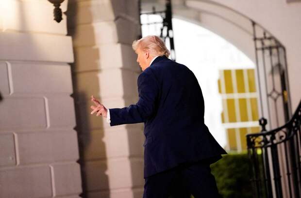 Ури Геллер предупредил Трампа о реальности телепортации