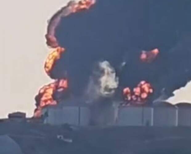 Порт Фуджайра в ОАЭ временно ограничил операции после атаки дрона 14 марта