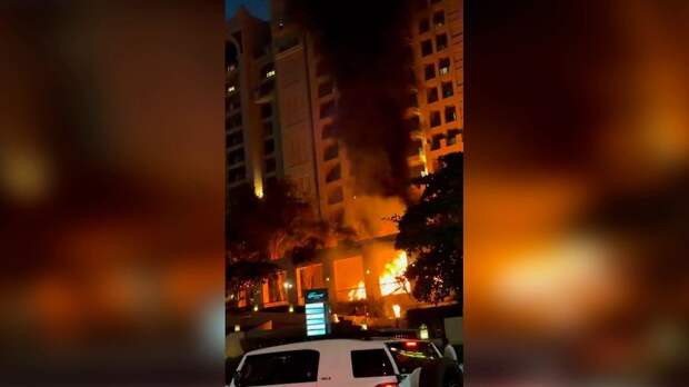 Четыре человека пострадали при падении дрона на отель в Дубае