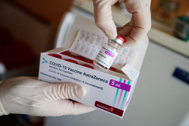 Новые жертвы вакцины AstraZeneca: в Австралии выявили пять случаев тромбоза после прививки