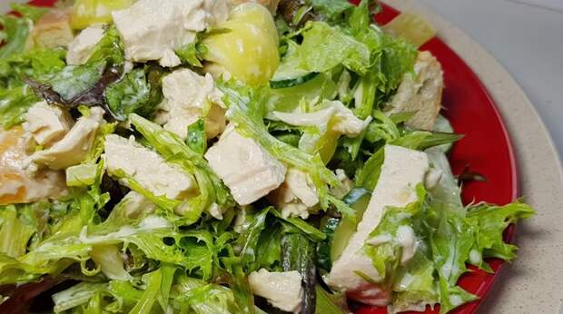 Улетный салат «Фаворитка»: очень вкусная новинка с изюминкой