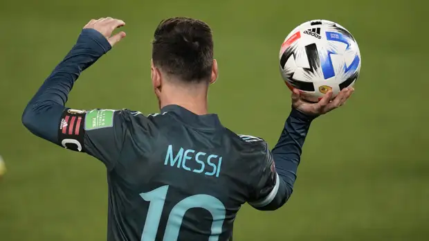 Эвра: мне надоело отдавать «Золотой мяч» Месси