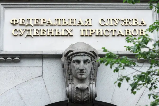 У спасшего детей пенсионера приставы отобрали все до копейки: даже то, что собрали люди