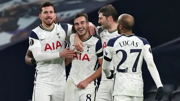 Камбэк «Бенфики» с 0:2, спасение «Лестера» на 95-й минуте и гол Уинкса с 45 метров: чем запомнился 4-й тур Лиги Европы