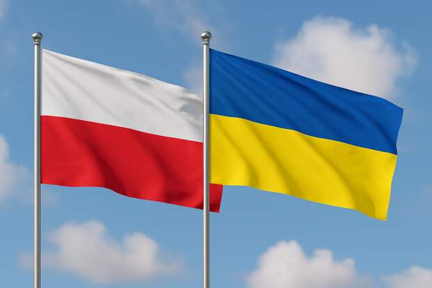 Варшава требует передать Польше орден, выставленный на аукцион на Украине