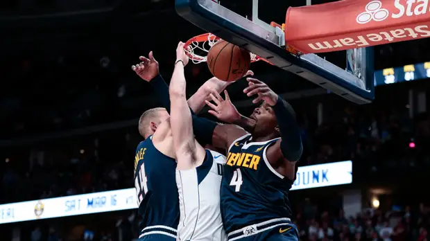 «Денвер» победил «Даллас» в НБА благодаря броску Йокича с сиреной