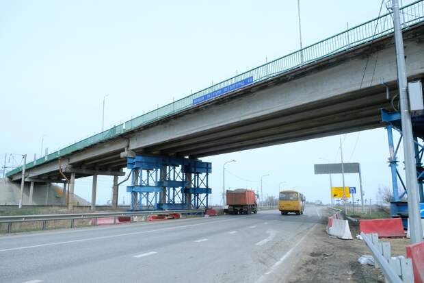 Под Астраханью приступили к ремонту путепровода над волгоградской трассой