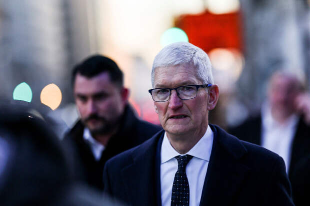 MacRumors: в 2025 году глава Apple Тим Кук заработал только $74,3 млн