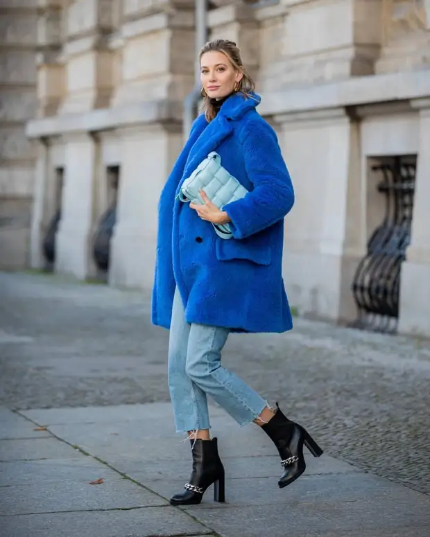 13 способов носить синее пальто, чтобы шагать в ногу со временем