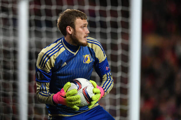 Вратарь "Пари НН" Медведев назвал отдых на Мальдивах примитивным