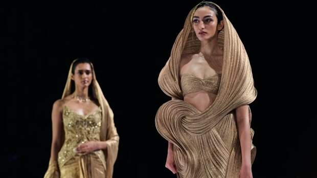 Мумбаи, Москва и метафора сари: почему мода идет с Востока