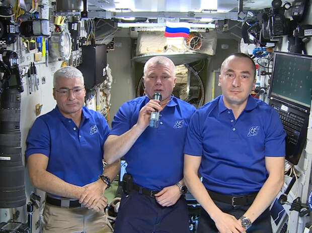 Космонавты с борта МКС поздравили жителей Земли с Днем Победы