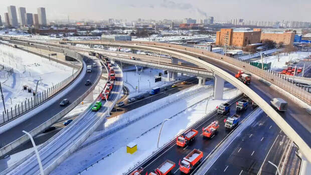 Собянин: в Москве за три года построят 283 километра новых дорог