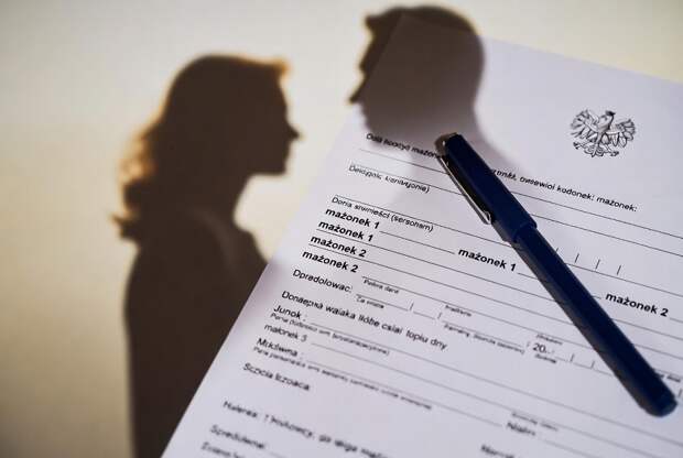 Польша отменила в свидетельствах о браке слова «муж» и «жена»