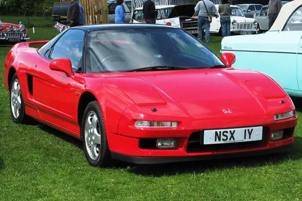 «Взрослый» спорткар Honda NSX Honda NSX