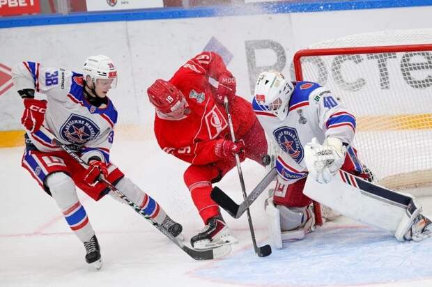 «Академия Михайлова» продолжает вести в счёте в матче со «Спартаком»