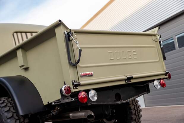 Крутой рестомод Dodge Power Wagon 1949 года