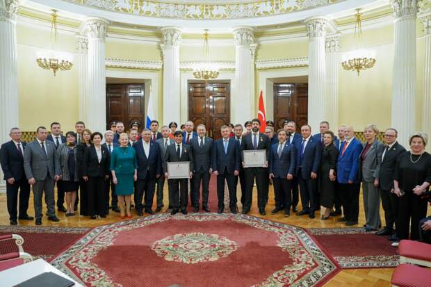 Петербург наградил Нисанова знаком "Почетный благотворитель Санкт-Петербурга"