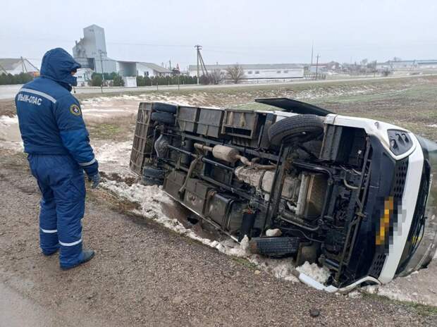 В Крыму опрокинулся рейсовый автобус