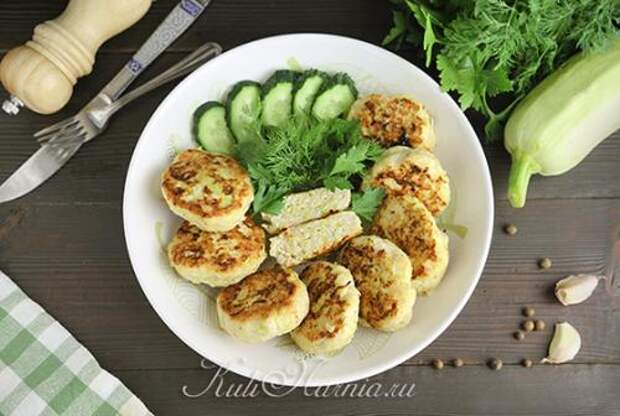 Куриные котлеты с кабачком и манкой в духовке. Куриные котлеты с кабачком и манкой