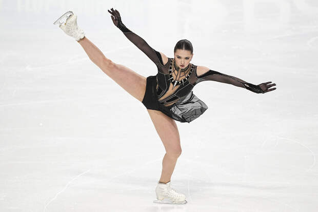 Валиева впервые появится перед публикой в ледовом шоу 22 июля