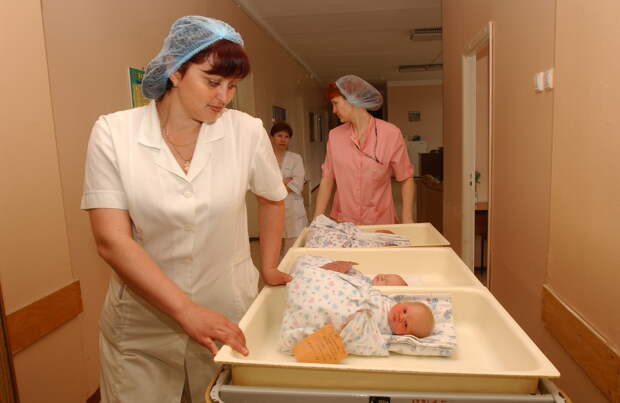 Свердловские врачи смогли спасти от смерти младенца с тяжелой пневмонией