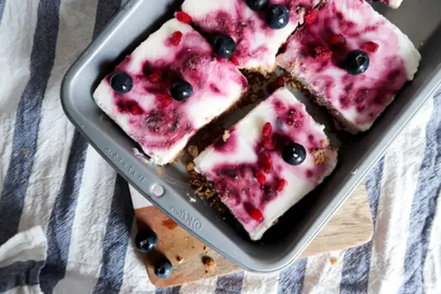 Фото: Батончики-мюсли с кокосовым йогуртом и ягодами #постныйстол: шаг 12 Батончики-мюсли с кокосовым йогуртом и ягодами #постныйстол: шаг 12