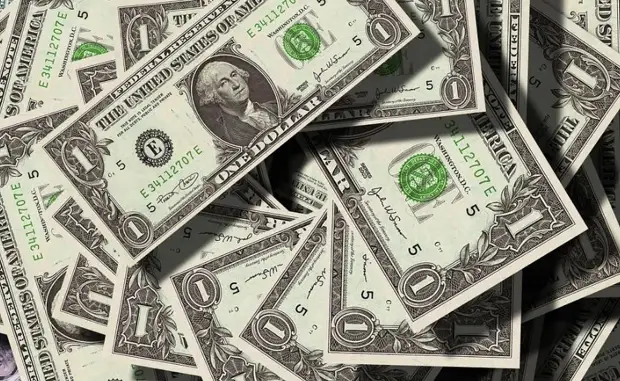 Украинские пограничники требуют от людей взятки до 5 тысяч долларов за пересечение границы