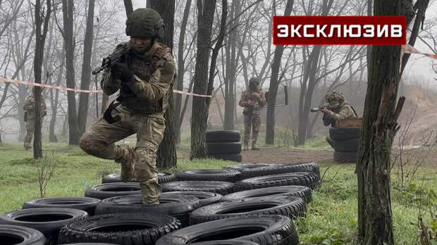 Морпехи построили импровизированный город-полигон для отработки штурма