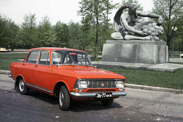 В Москве найден новый седан "Москвич-412", простоявший в гараже 33 года
