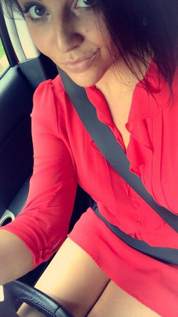 Ride along with the hottest car selfies (32 Photos) Ride along with the hottest car selfies (32 Photos)