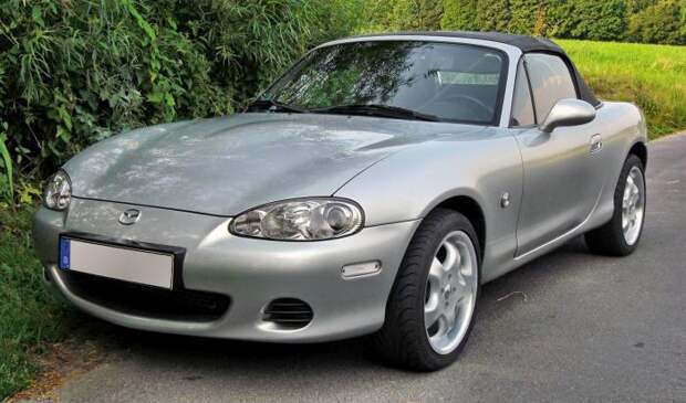 Mazda MX-5 – один из наиболее удачных маленьких родстеров. | Фото: commons.wikimedia.org.