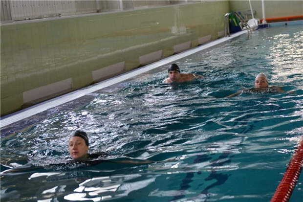 В Мурманске прошли соревнования по плаванию среди лиц старшей возрастной категории