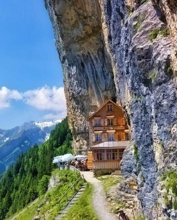 Клуб альпы. Отель Aescher, Швейцария. Berggasthaus Aescher Restaurant канатная дорога. Туристические объекты. Швейцария домик в скале.