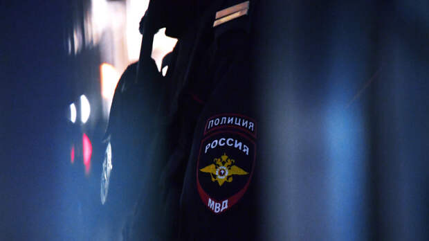 Мужчина в Москве получил 10 суток за футболку с лозунгом националистов Украины