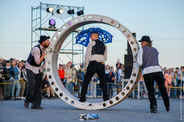 Фестиваль уличных театров «Елагин парк»