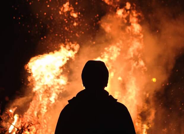 Кравченко: После удара пожар возник на промышленном объекте под Киевом